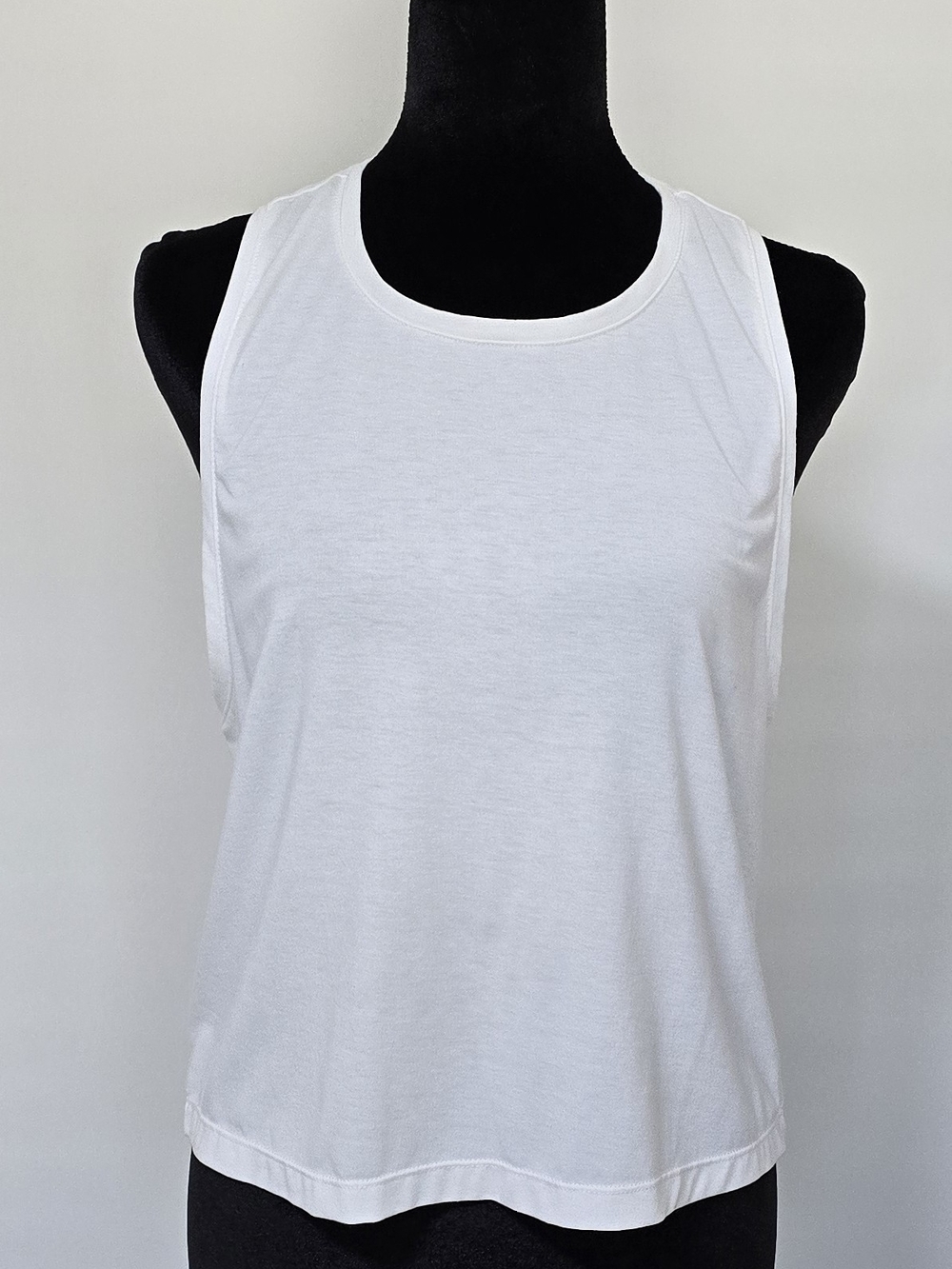 Zella White Women's Tank Top - Scoop Neck Sleeveless Tee